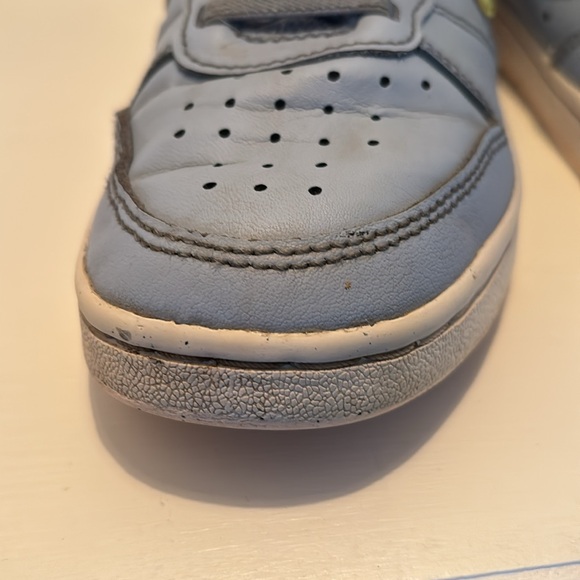 Nikes - Picture 3 of 6